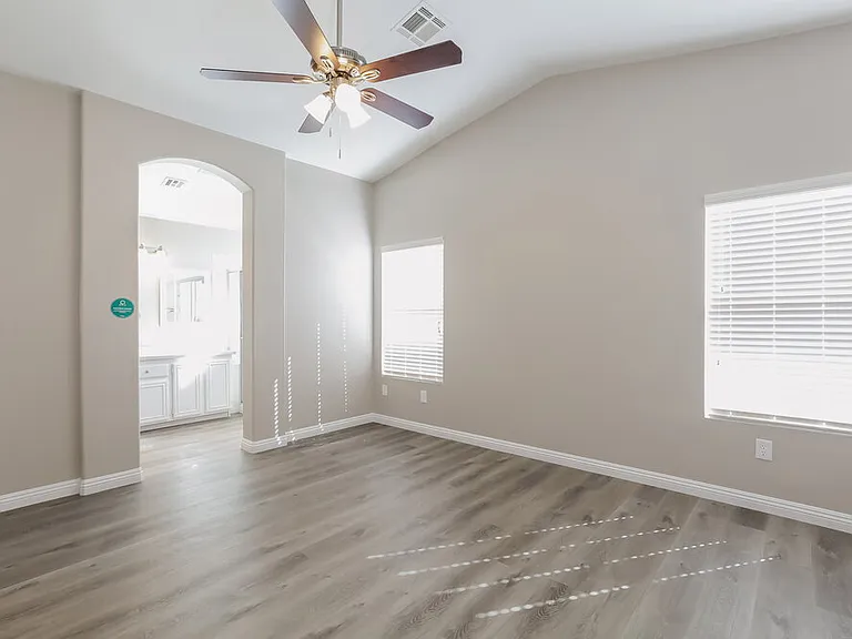 1004 Siena Hills Ln — Photo 10