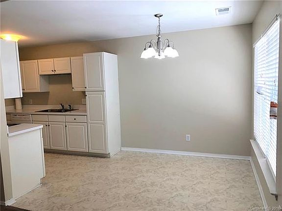 5th image of 2116 Mallard Woods Pl