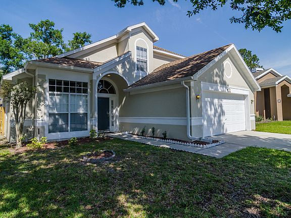 2nd image of 836 Garden Glen Loop