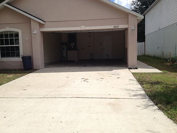 2nd image of 2025 Wiley Oaks Ln