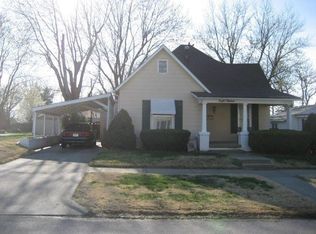 813 S 4th St, Moberly, MO 65270