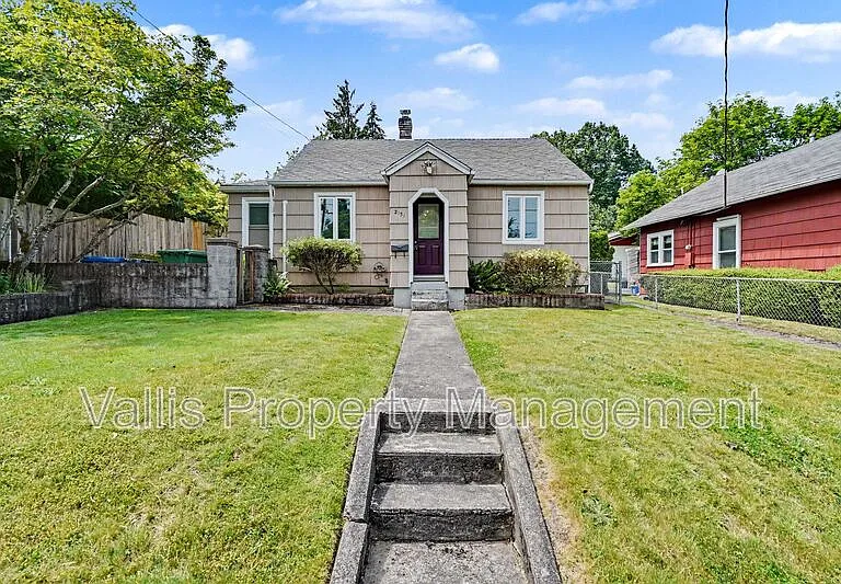2151 Winter St SE — Photo 1