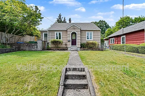 2151 Winter St SE Photo 1
