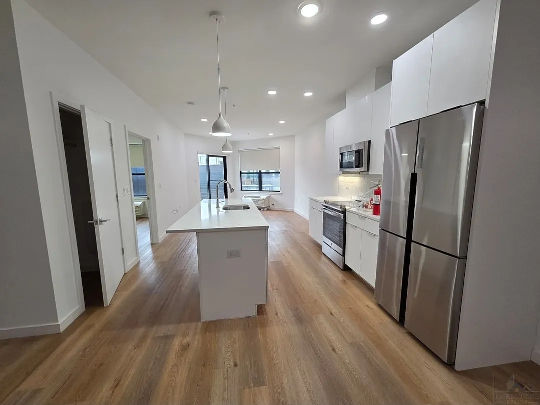 2 bed, $2,850 — Photo 2