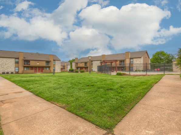 7902 S Sheridan Rd #1019