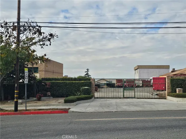 2351 Walnut Ave #10, Signal Hill, CA 90755