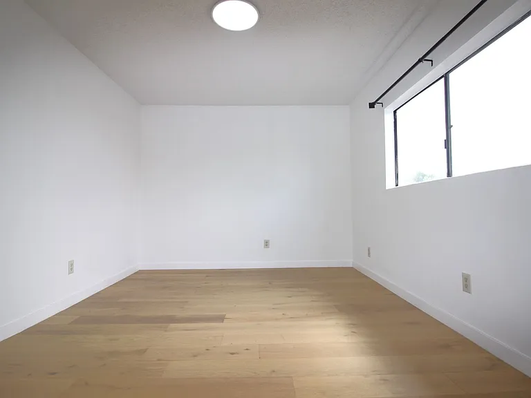 14029 Foothill — Photo 11