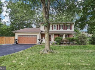 8933 Rolling Rd, Manassas, VA 20110