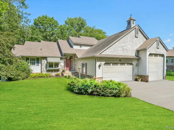 7680 Allen Rd, Clarkston, MI 48348