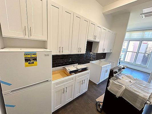 1st image of 122 2nd Ave APT 5