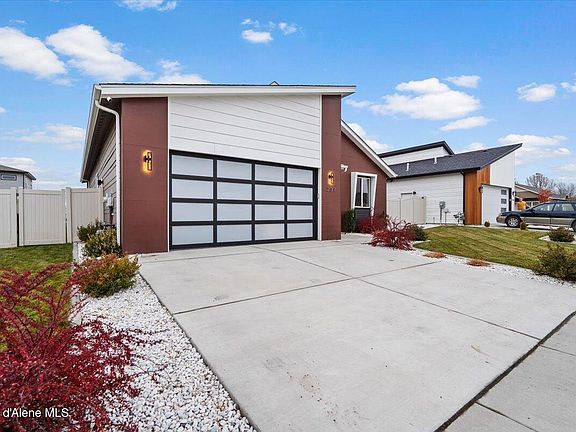 2nd image of 231 N Figwood Ct