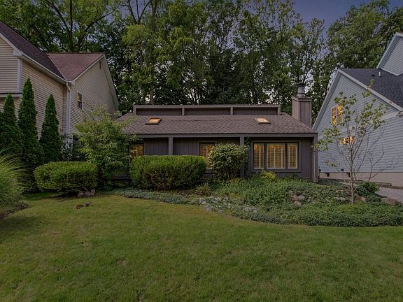 2nd image of 510 Glendale Cir