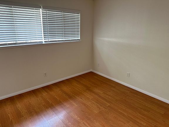 3rd image of 1021 W Sierra Madre Ave APT 1