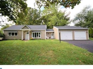 2700 Salem Dr, Bensalem, PA 19020