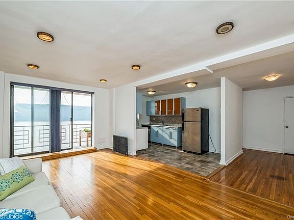 5th image of 679 Warburton Ave APT 6N