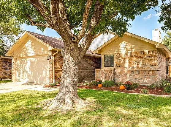 2nd image of 4225 Periwinkle Dr