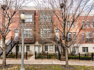 757 W 15th St, Chicago, IL 60607