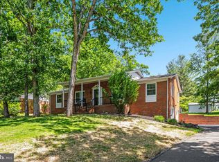 110 Oak Ridge Dr, Stephens City, VA 22655