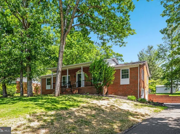 110 Oak Ridge Dr, Stephens City, VA 22655