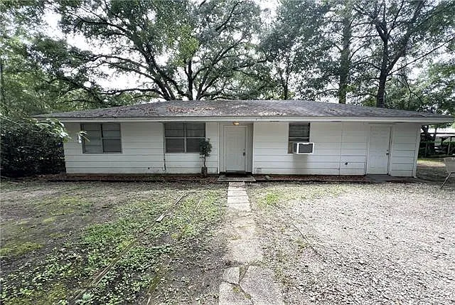 3 bed, 1.0 bath, 1080 sqft, $1,200 — Photo 1