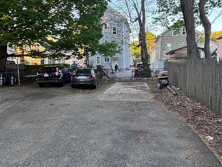 Lowell Ave — Photo 4