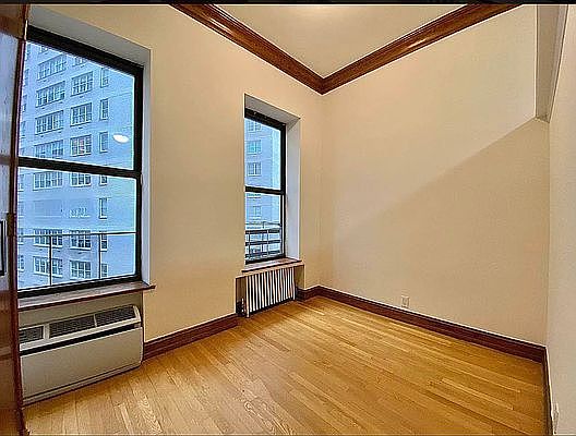 3rd image of 148 W 68th St #6I