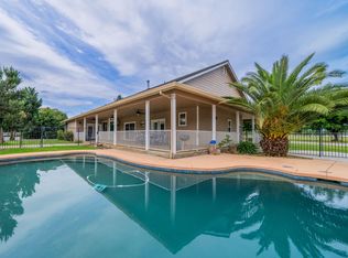 19880 Holstein Ln, Redding, CA 96002