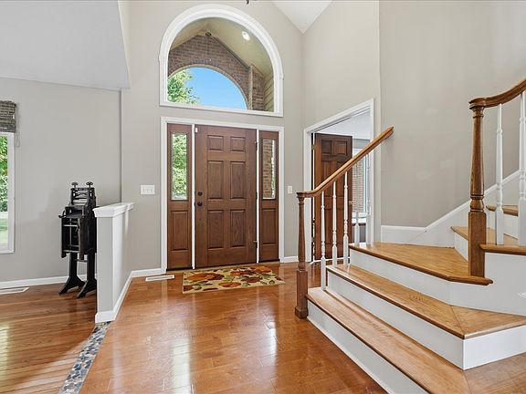 5th image of 655 Deer Lakes Dr