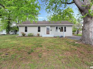 110 California St, Carterville, IL 62918