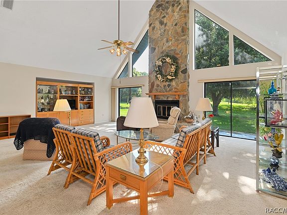 4th image of 821 N Golf Course Dr