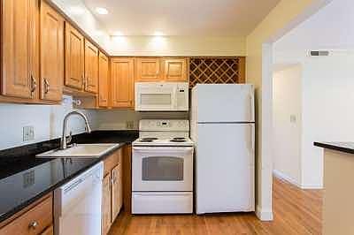 2nd image of 320 Hammond Pond Pkwy #312