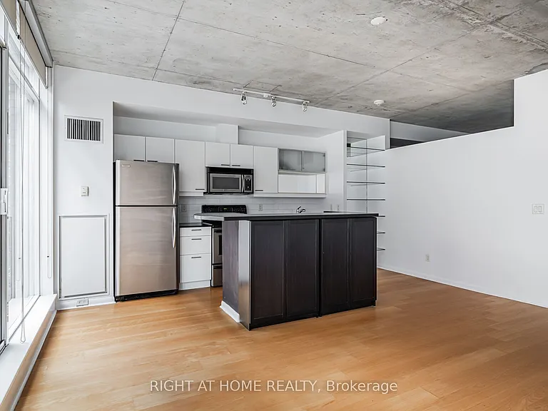 333 Adelaide St E #418 — Photo 6