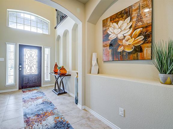 2nd image of 909 Lake Sierra Way