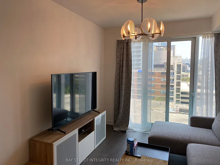 50 McCaul St #1009 — Photo 9