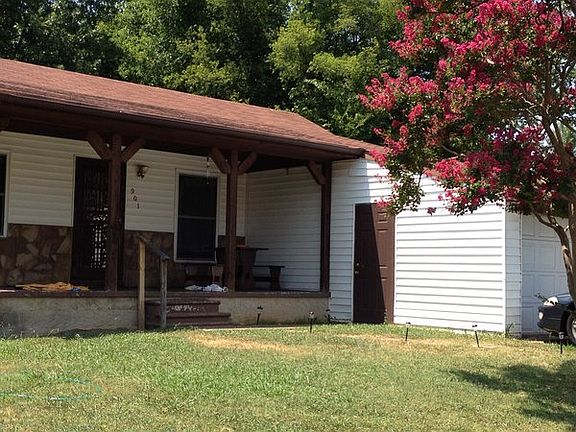 3rd image of 901 N Hickory St