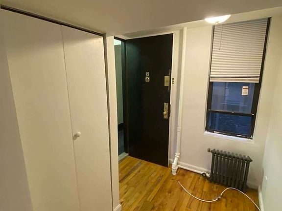 5th image of 223 E 10th St #7F