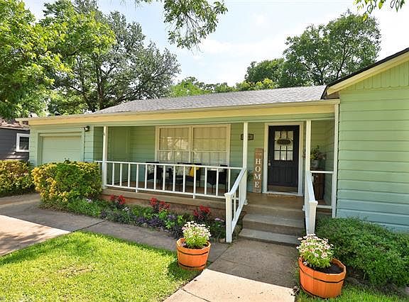 4th image of 809 Davis Dr