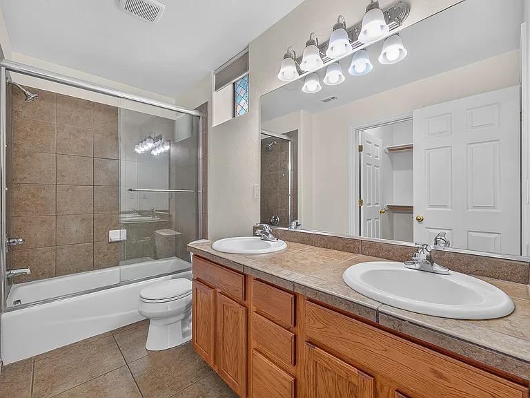 1519 E Payton Way #2 — Photo 14