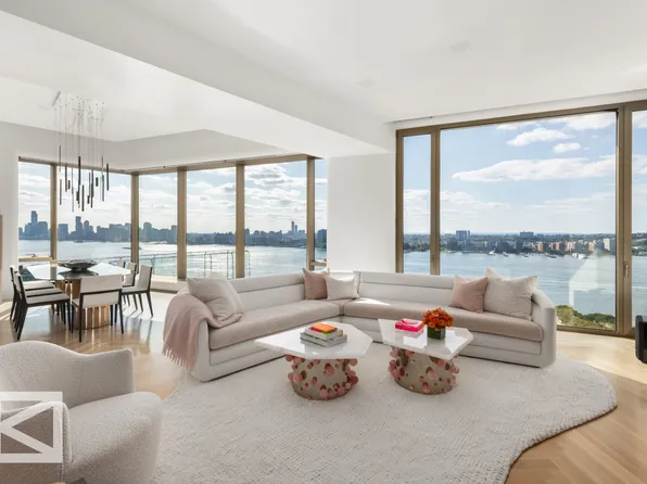 551 West 21st Street image 2 of 31