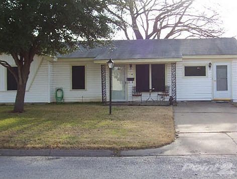 2nd image of 505 NW Lorna St