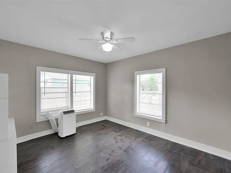 4208 Delhi St — Photo 34