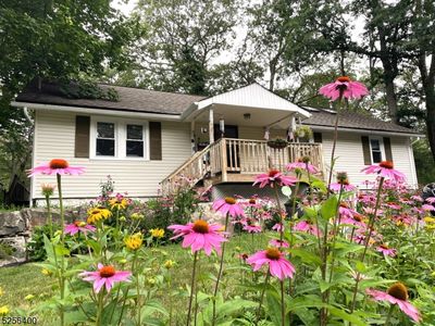 66 Indian Trl, Andover, NJ, 07821