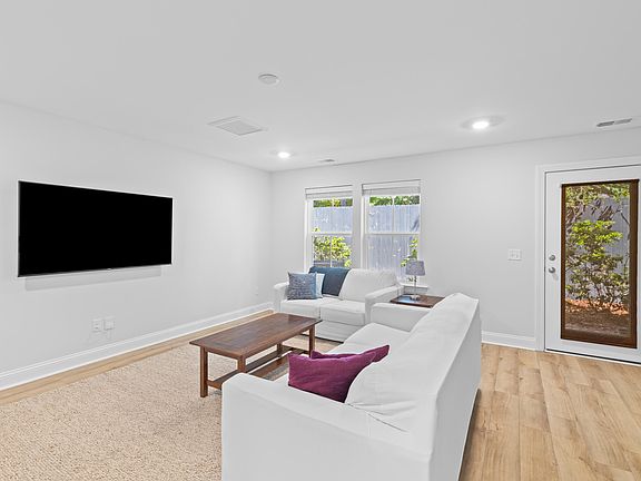 4th image of 1242 Tice Ln