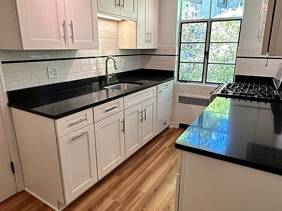 5th image of 1101 Salisbury Dr APT 1