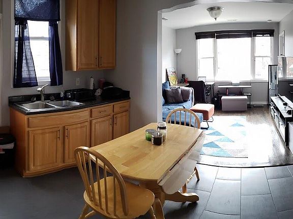 3rd image of 2429 S Oakley Ave #2F