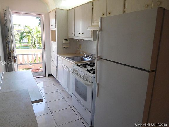 5th image of 20330 NE 2nd Ave APT 14