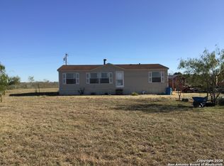 255 Roosevelt Rd, Luling, TX 78648