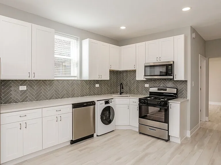 1007 N California Ave #3 — Photo 1