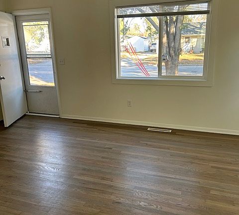 4th image of 3545 9th Ave
