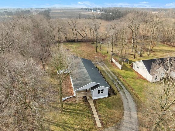5th image of 1301 Oakwood Ln